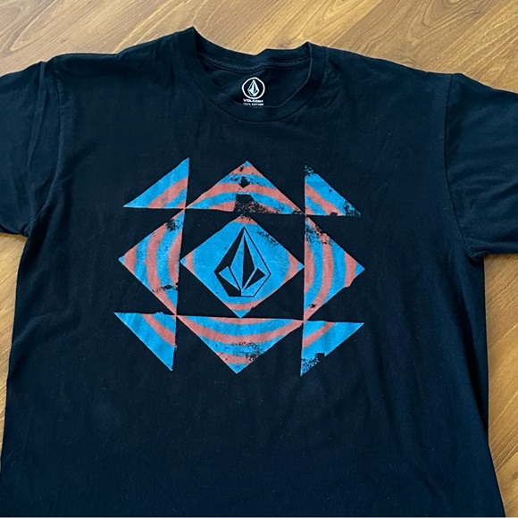 VOLCOM Black Graphic T-Shirt Size Large - Picture 2 of 4